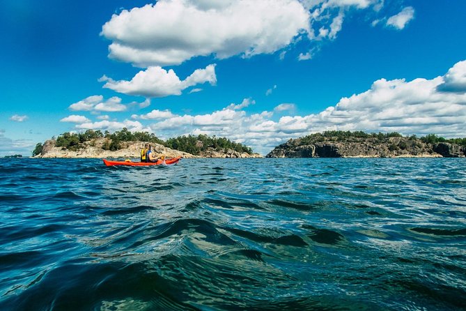 2-day kayaking adventure around Vaxholm in Stockholm Archipelago - self guided - The safety briefing and route discussion