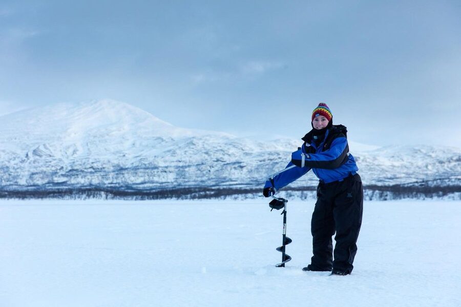 Abisko: Lake Torneträsk Arctic Ice Fishing Trip - Early season means a different lake