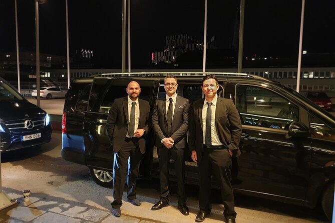 Airport Limousine Transfer: Arlanda Airport to Stockholm City 1-7 Passengers - A chauffeur who can do more than drive