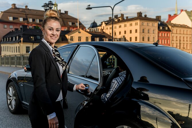 Airport Limousine Transfer: Arlanda Airport to Stockholm City 1-7 Passengers - Is the private price good value?