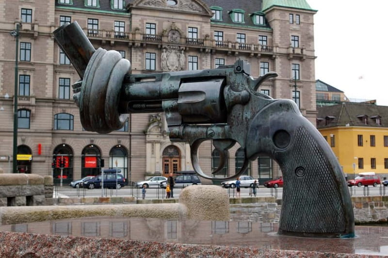 Copenhagen: Full-Day Trip to Malmö by Train - Walking the canals before returning