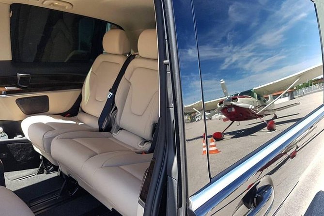 Cruise port VIP Transfer: Cruise port to Stockholm city center 1-6 Passangers - A 20-minute ride built for getting settled