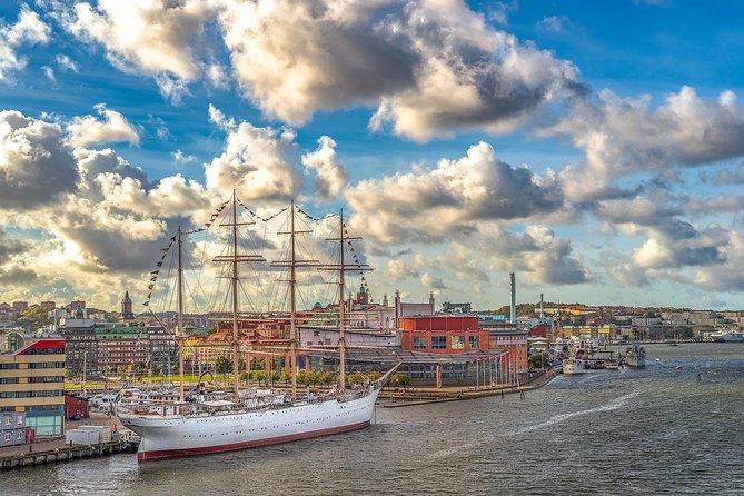 Discover Gothenburg’s most Photogenic Spots with a Local - Starting above Gothenburg at Skansen Kronan