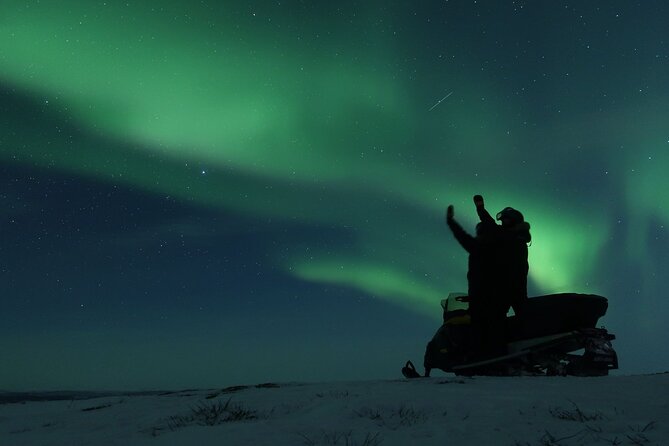 Enjoy the Aurora show on top of the mountain inc tipi dinner - Dinner by the fire at Máttaráhkká