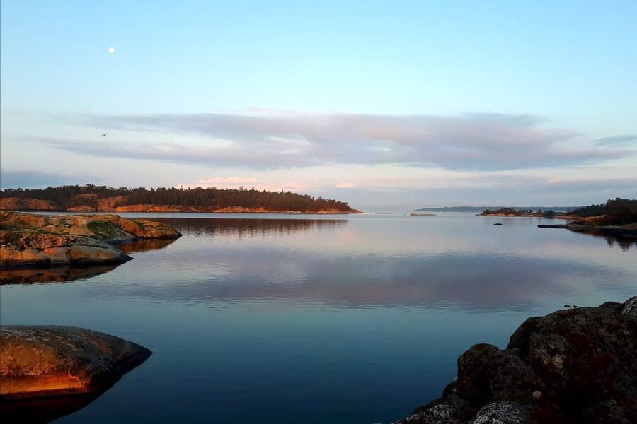 Full-Day Stockholm Archipelago Sailing Tour - Leaving Stockholm for Vaxholm and the open water