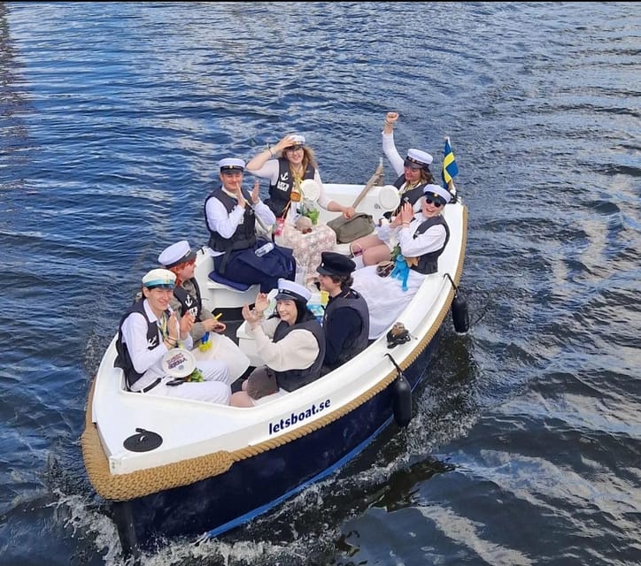 Gothenburg city center: Electric selfdrive boat tour - Following the route through central Gothenburg
