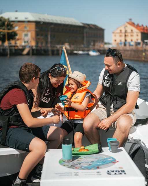 Gothenburg city center: Electric selfdrive boat tour - Choosing between one, two, and three hours