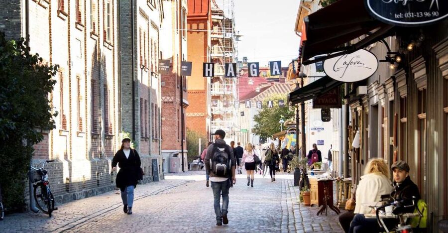 Gothenburg: Haga Old Town Walking Tour - The climb to Skansen Kronan