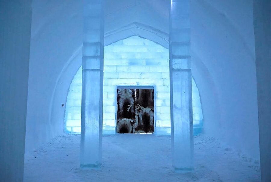 Kiruna: Tour of Icehotel and Jukkasjärvi - Inside Icehotel’s frozen art
