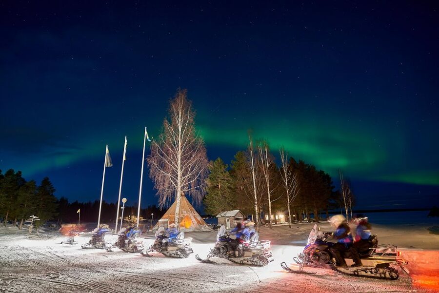 Luleå : Northern lights snowmobile tour - The snowmobile ride through northern Sweden
