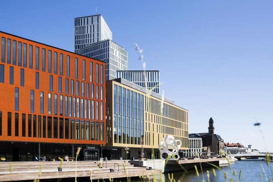 Malmö: Sightseeing and Landmarks tour by bike - From medieval streets to newer Malmö