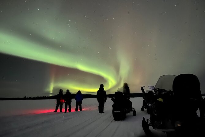 Northern Light snowmobile tour in Kiruna 7:30 pm - Warm clothes, helmets, and comfort