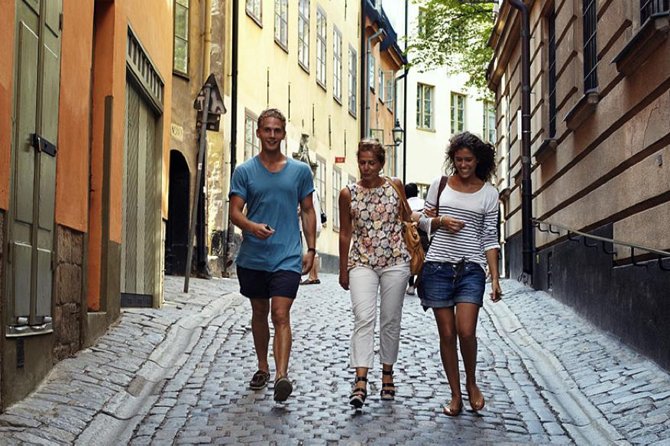 Old Town Tour of Stockholm - Medieval stories behind Stockholm’s colorful buildings
