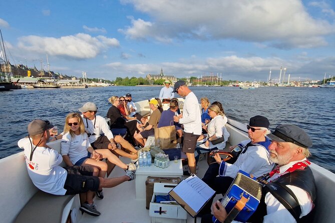 Open Electric Boat Ride in Stockholm with Live-Guide - Why Stockholm is best understood from the water