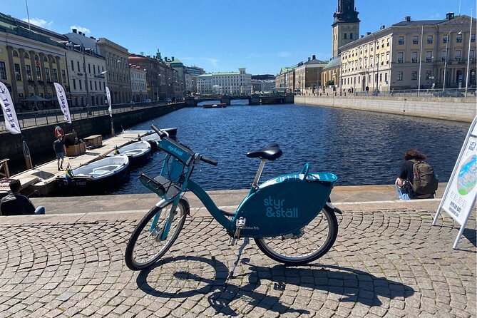 Private Bike Tour in Gothenburg with Pickup - A quick ride from the Museum of Fine Art to Haga