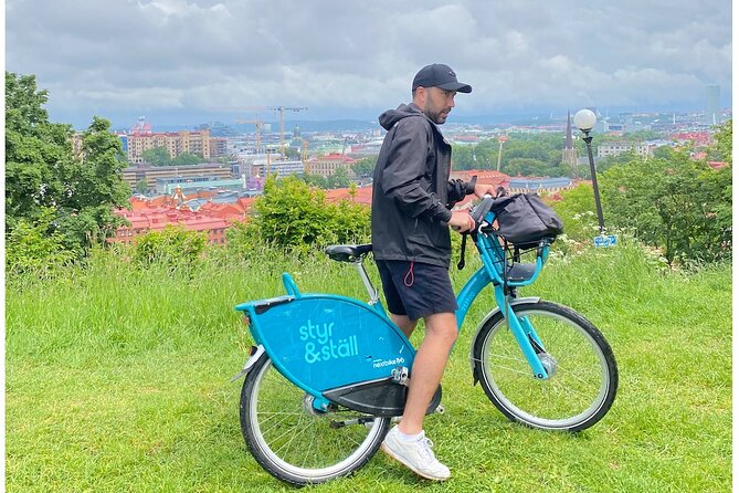 Private Bike Tour in Gothenburg with Pickup - Lilla Bommen and the cool air by the water