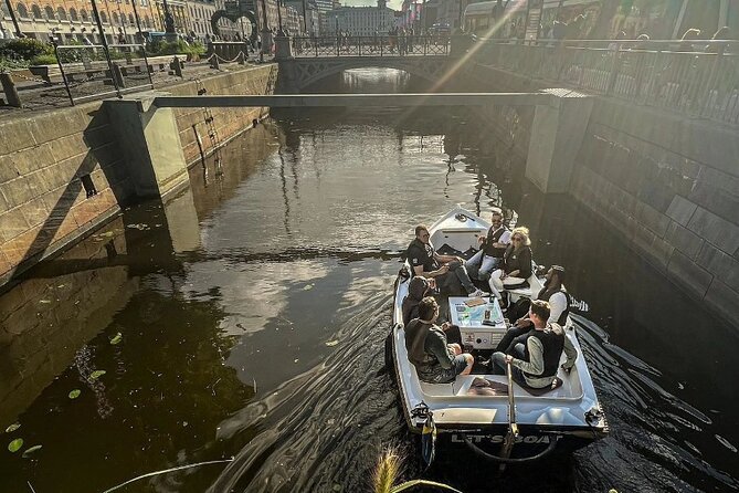 Self Drive Electric Boat in the Canals - A quiet route through Gothenburg’s canals
