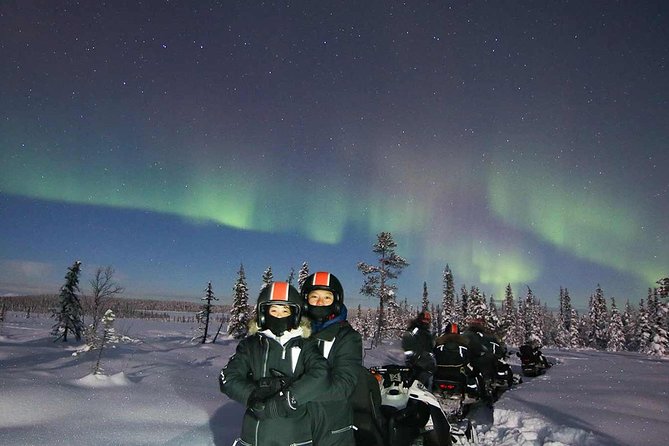 Snowmobile Aurora Expedition with dinner - The safety briefing and first ride