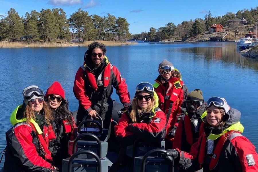 Stockholm: 2-Hour RIB Speed Boat Tour of the Archipelago - How the guides shape the experience