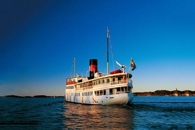 Stockholm Archipelago Cruise with Guide - The route toward Vaxholm