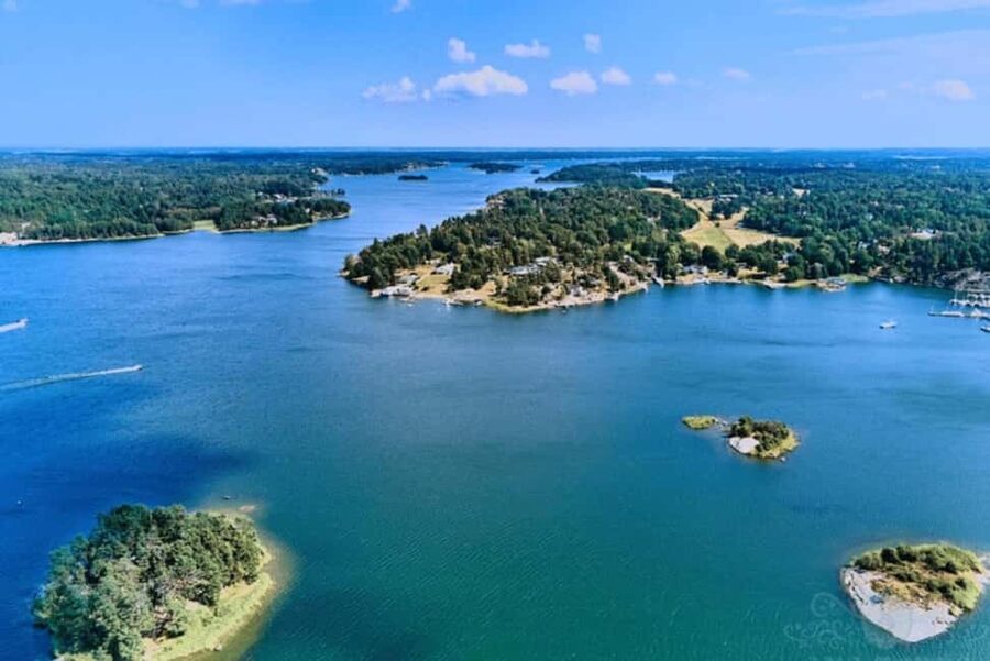 Stockholm: Archipelago Guided Boat & Walking Tour of Vaxholm - The boat ride through Stockholm’s outer islands