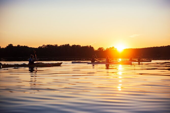 Stockholm Archipelago Sunset Kayaking and Fika tour - Why a three-hour sunset paddle works so well