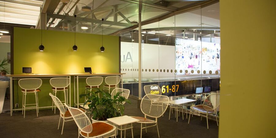 Stockholm Arlanda Airport (ARN): Premium Lounge Entry - Seating, Wi-Fi, and charging points