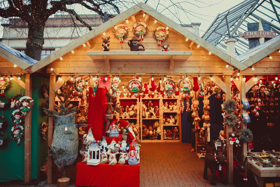 Stockholm: Christmas Markets & Lights Guided Walking Tour - Following the lights into Stockholm’s Old Town