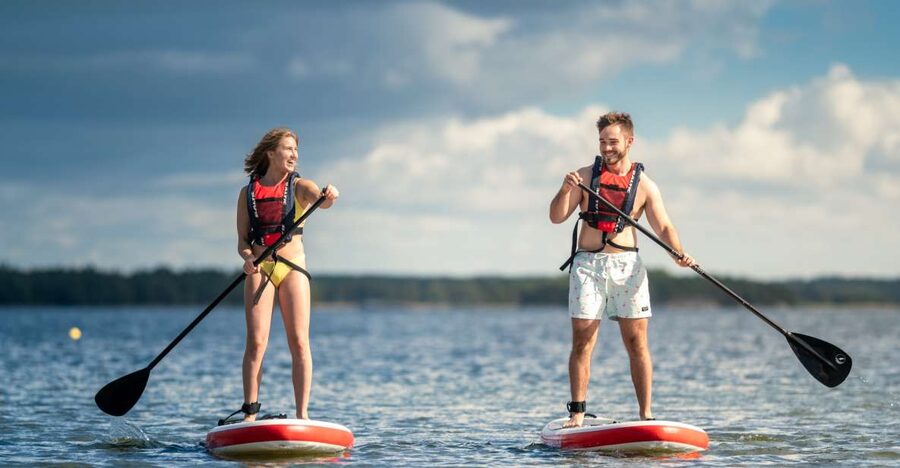 Stockholm: City Highlights Self-Guided SUP Tour - Learning the board before leaving shore