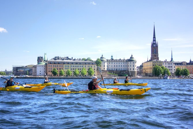 Stockholm City Kayak Tour - Getting started in a protected bay