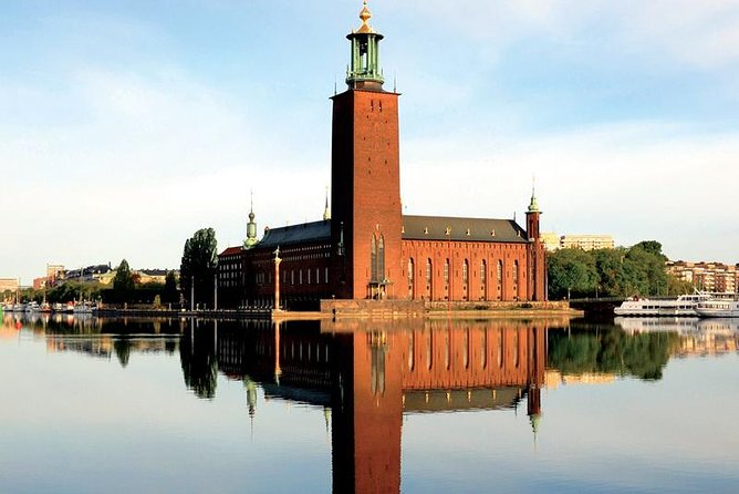 Stockholm City Tour + VAASA Museum VIP car (private service) - A fast introduction to Stockholm by private car