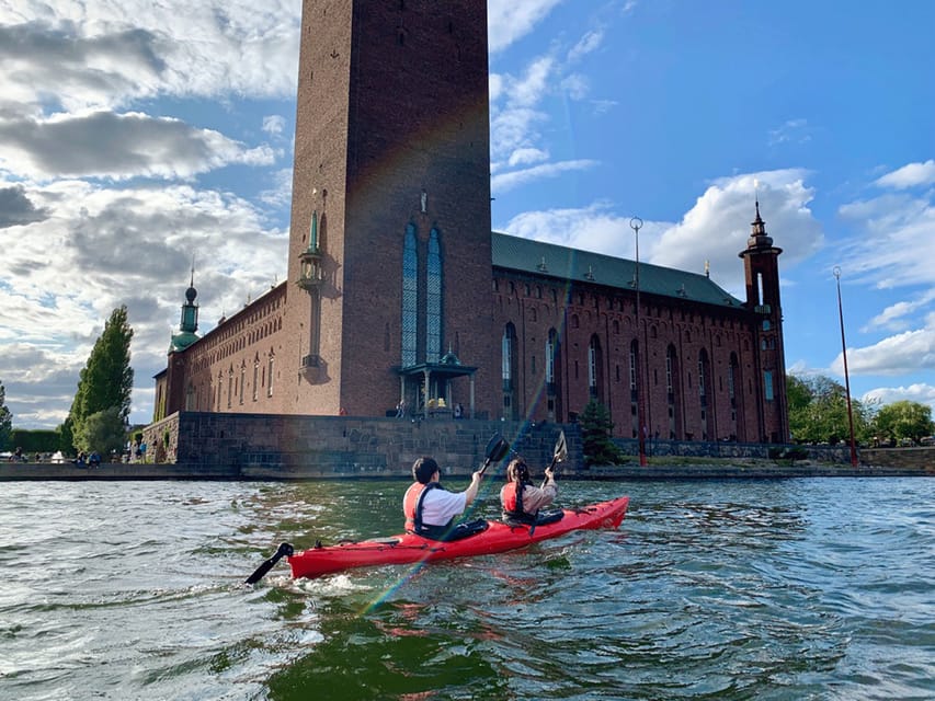 Stockholm: Daytime Kayak Tour in Stockholm City - Bridges, canals, and the best photo chances