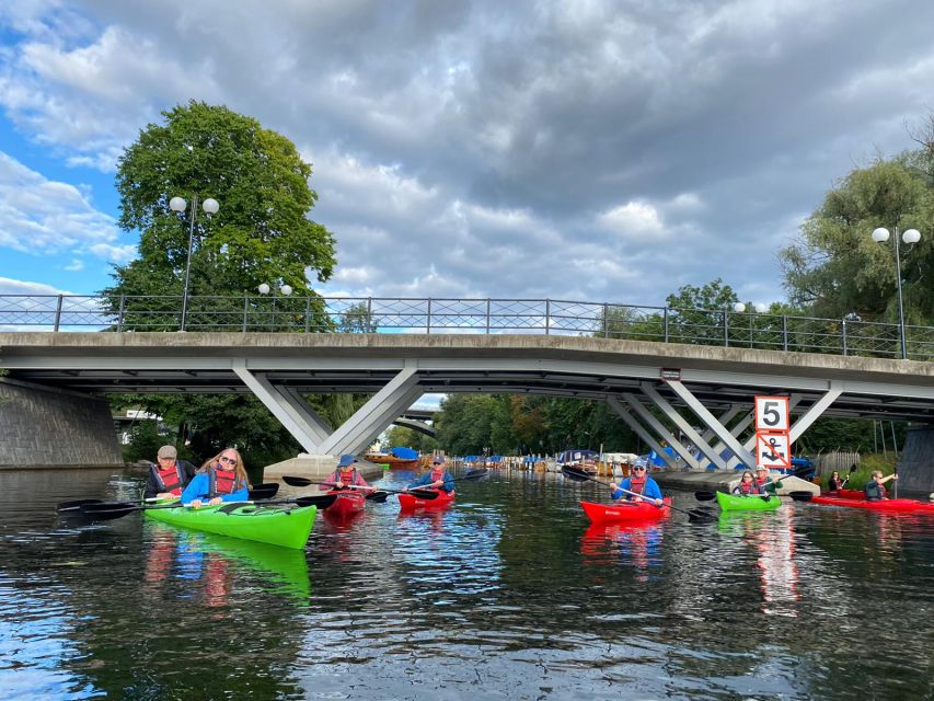 Stockholm Evening Kayak with BBQ. - Walking to the beach for dinner