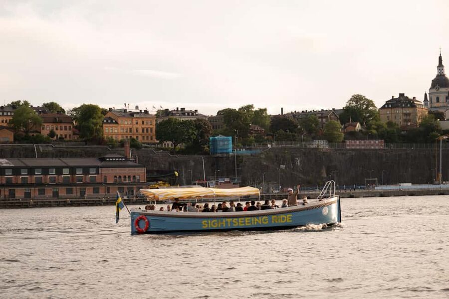 Stockholm: Guided City Sightseeing Open Electric Boat Tour - Vasa Museum: a memorable exterior view