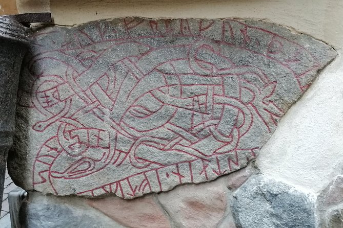 Stockholm Old Town and the Viking Museum, a Small Group Walking Tour - The Royal Palace, Karl XII, and Sweden’s changing ambitions