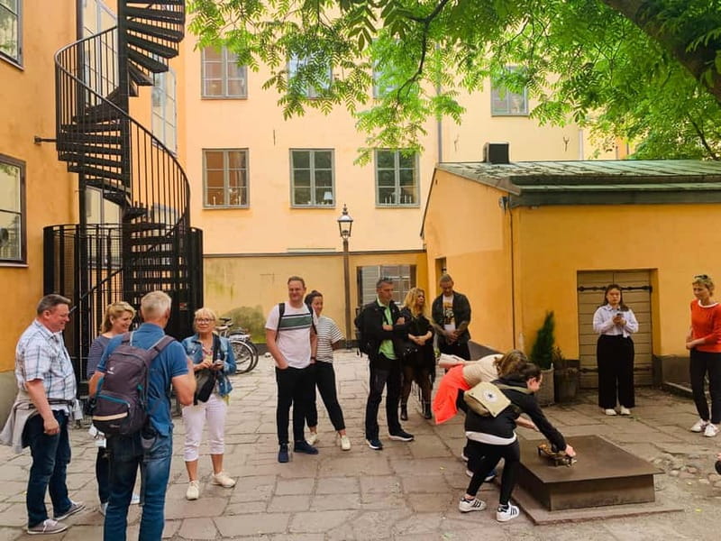 Stockholm: Old Town Guided Walking Tour (English / Deutsch) - Riddarholmen Church and the Medieval Waterfront