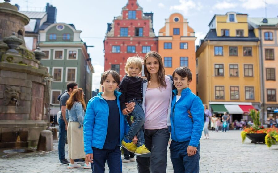 Stockholm: Old Town Highlights Private Walking Tour - The four-hour choice: inside the Royal Palace