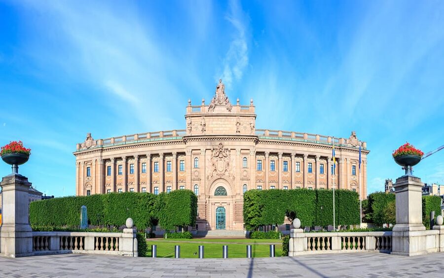 Stockholm: Old Town Highlights Private Walking Tour - What the private format adds
