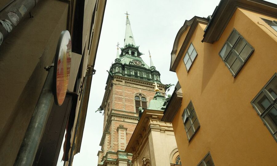 Stockholm: Old Town Self-Guided Tour Learn and solve Puzzles - Saint George and the Dragon