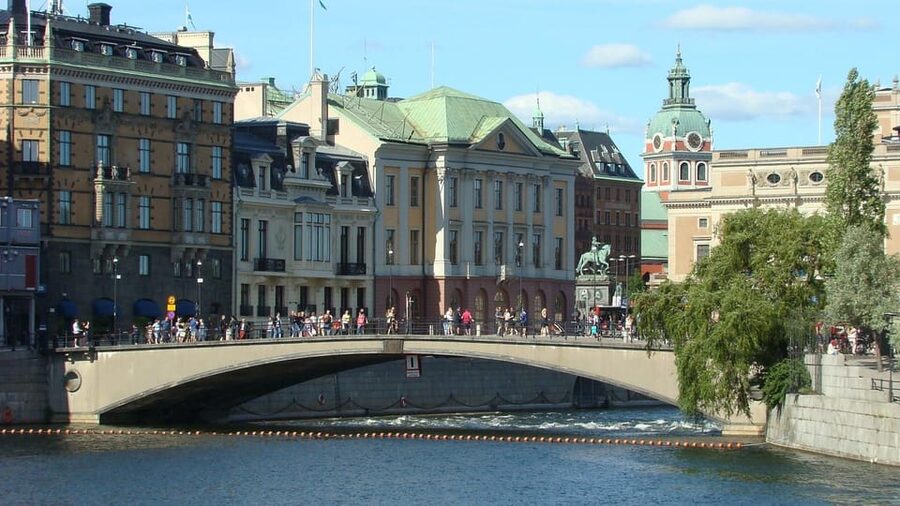 Stockholm: Old Town Walking Tour and the Vasa Museum - Starting beneath Gamla Stan metro station