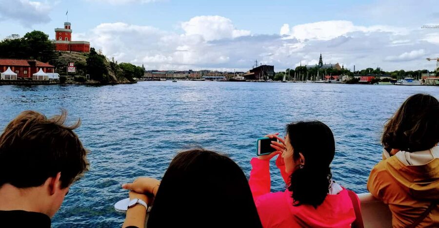 Stockholm: Old Town Walking Tour and the Vasa Museum - Riddarholmen and the view toward City Hall