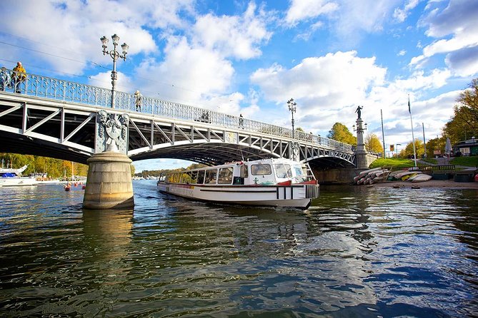 Stockholm: Royal Djurgården Boat Tour - Choosing a seat and handling the weather