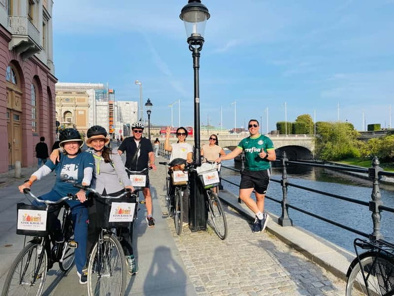 Stockholm's Best Bike Tour! (English / Deutsch) - Grand Hôtel, the National Museum, and Strandvägen