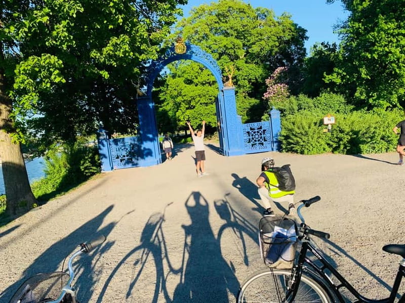 Stockholm's Best Bike Tour! (English / Deutsch) - Parliament, the Opera, and the return to Odenplan