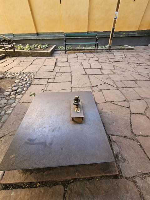 Stockholm: Secrets of Gamla Stan Guided Tour w/ Fika Option - Starting at the Postmuseum on Lilla Nygatan