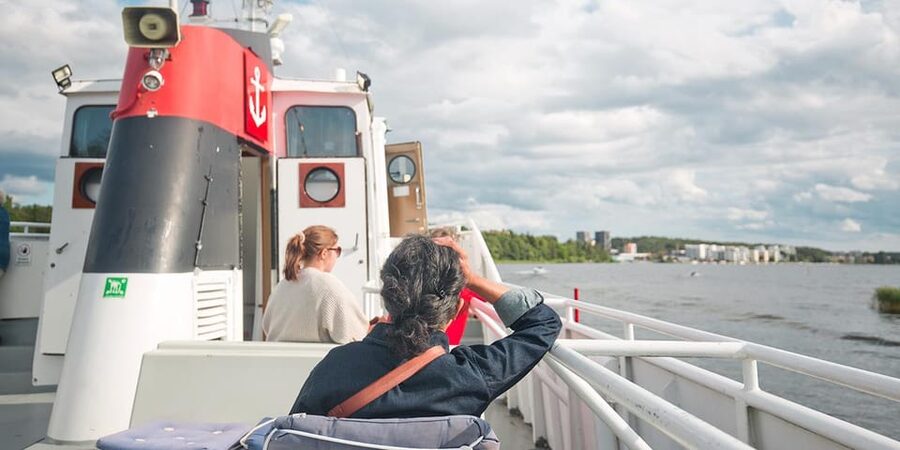 Stockholm: Sigtuna Guided Boat Tour with Optional Museum - Arriving in Sigtuna, Sweden’s old town
