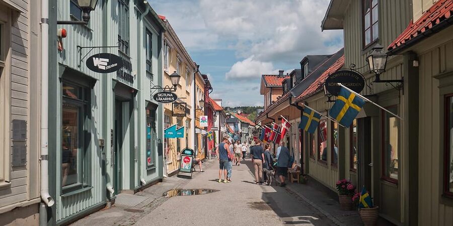 Stockholm: Sigtuna Guided Boat Tour with Optional Museum - Exploring Sigtuna at your own pace