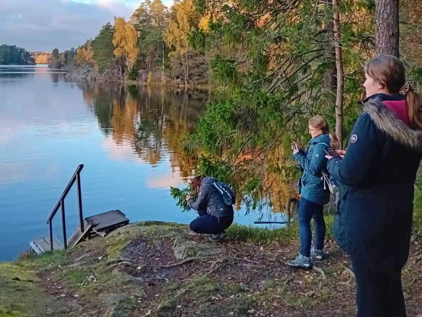 Stockholm: Sunset Hike in Tyresta National Park with Meal - A lakeside meal with Swedish character
