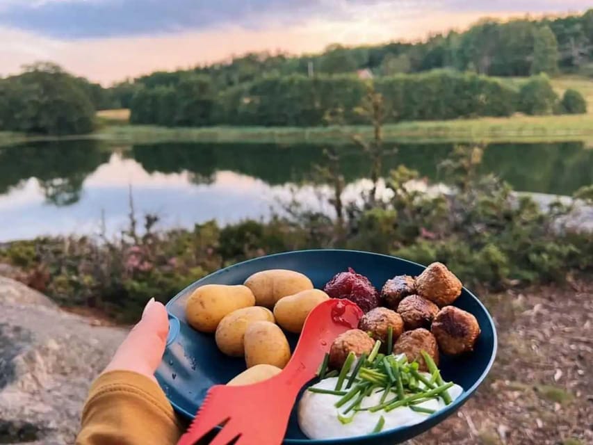 Stockholm: Sunset Hike in Tyresta National Park with Meal - Weather, clothing, and the practical details