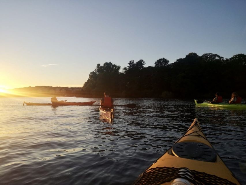 Stockholm: Sunset Kayak Tour in the City + Swedish Fika - What to bring and how to dress